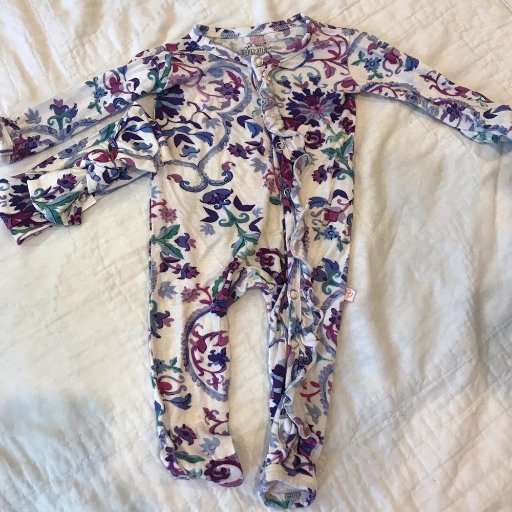 Posh peanuts NB romper with headband